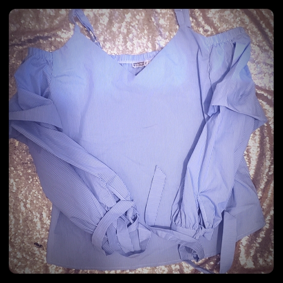 Cold Shoulder Top - Picture 1 of 1